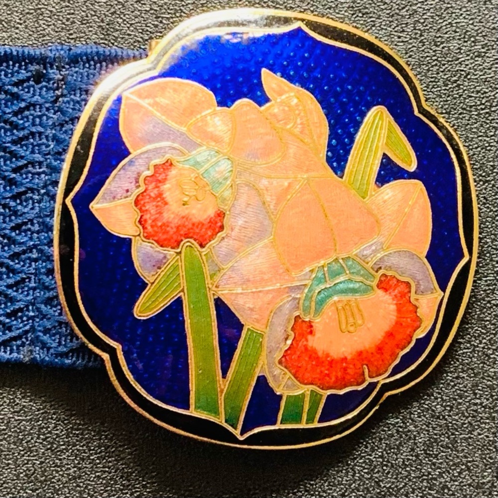 Floral Buckle With Adjustable Navy Blue Belt.